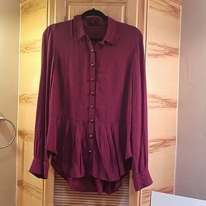 Millau Maroon skull button Top oversize